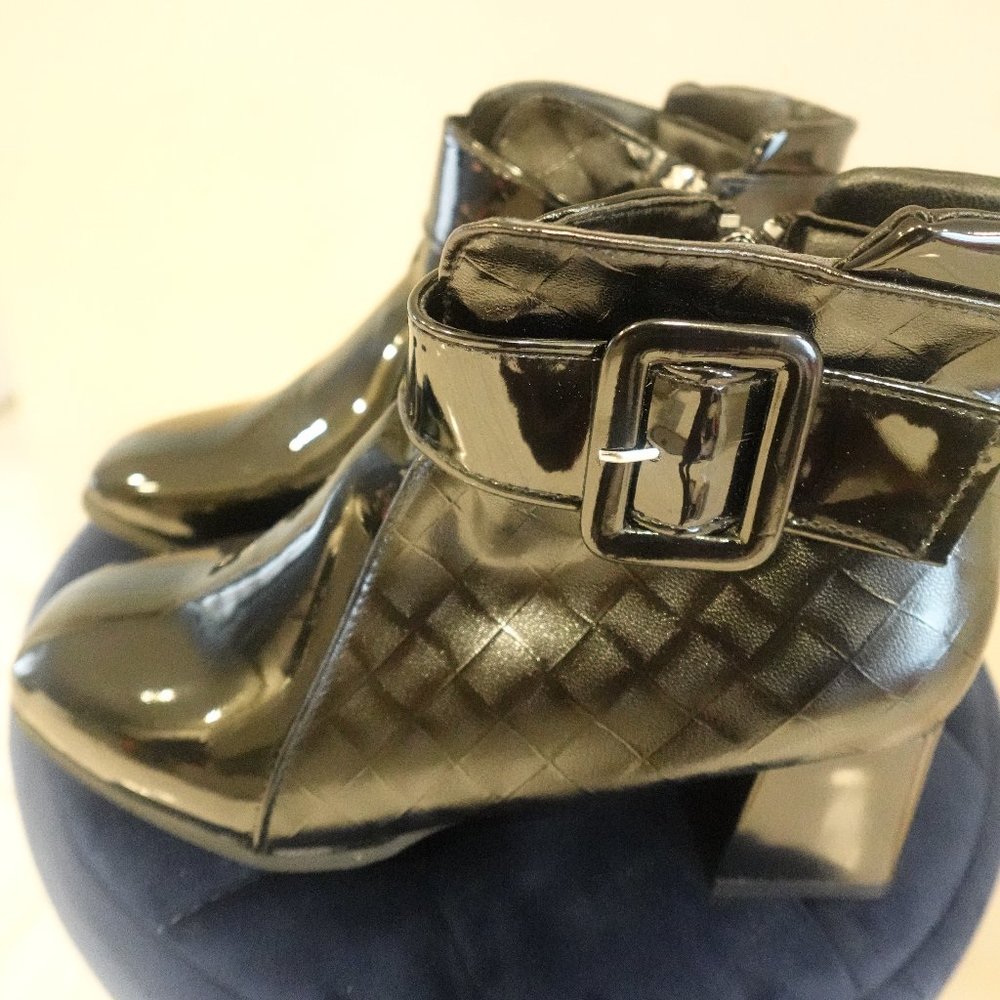 ''Women's Fashion Black ankle boots'', size 37 European, 4 in UK, and 6 in US.